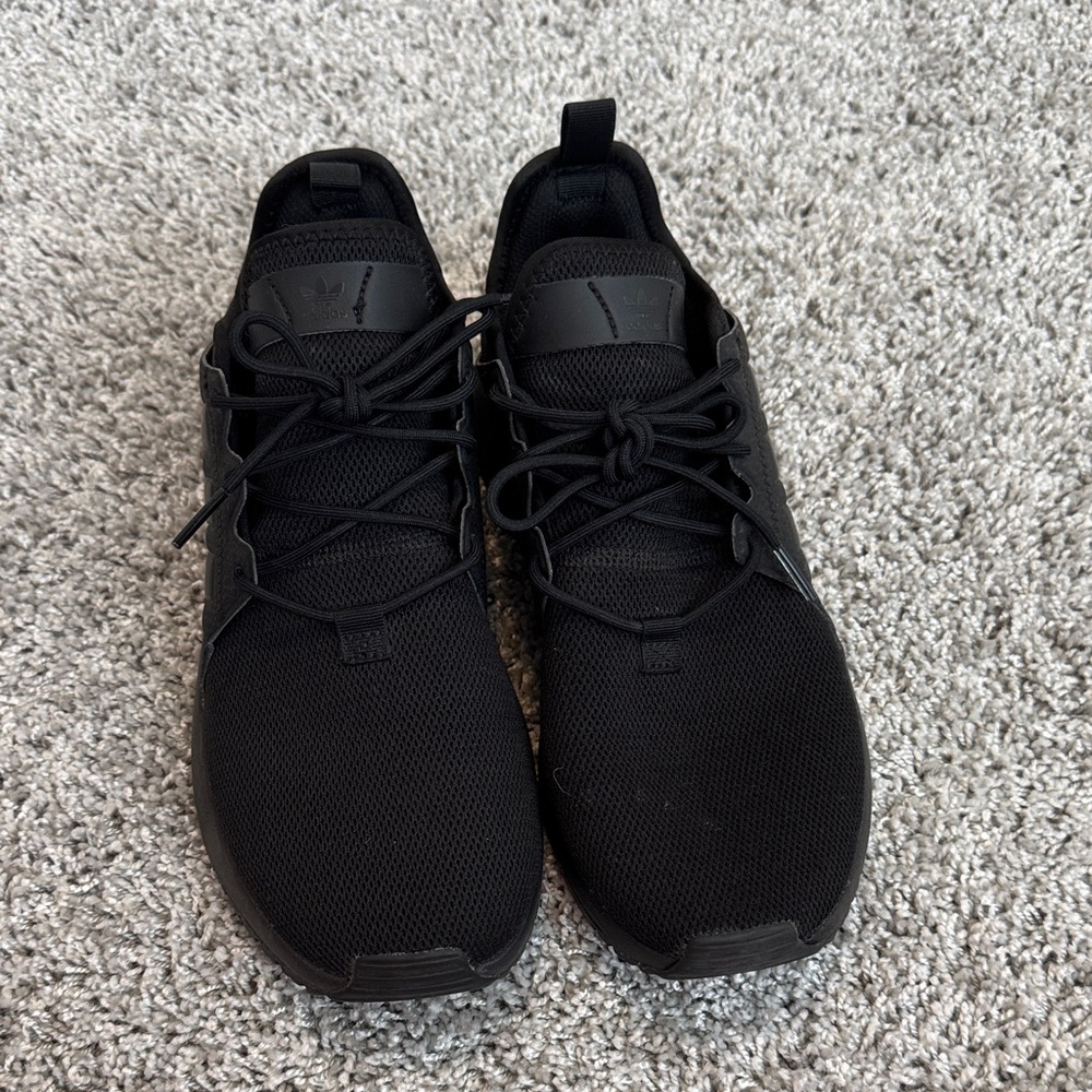 Adidas women or men All-Black Sneakers